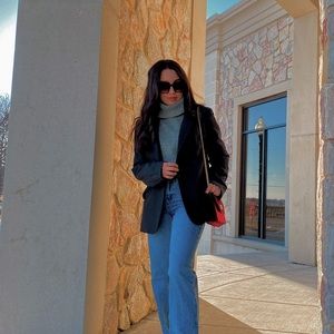 Meet your Posher, Ixcel